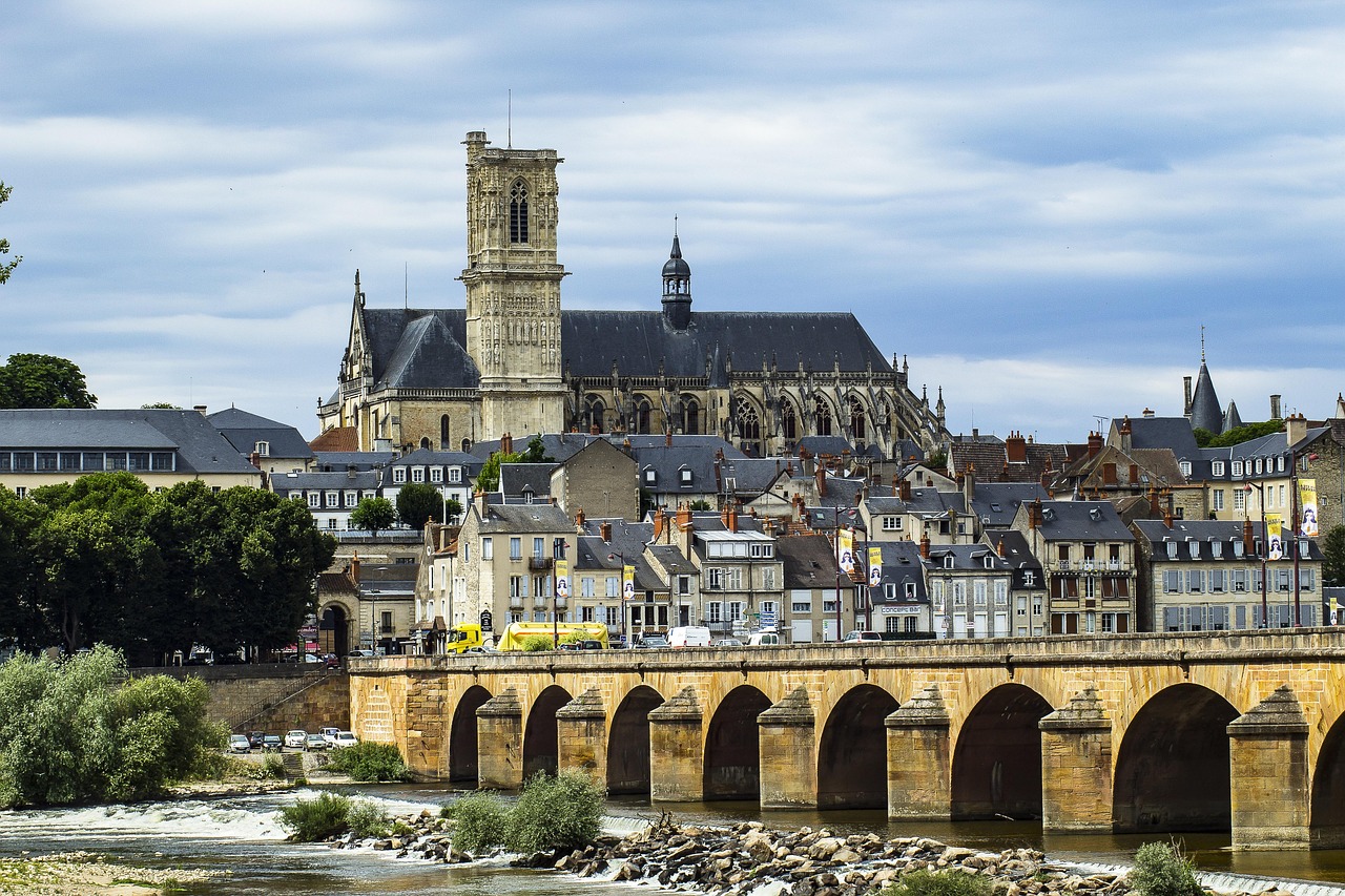 Nevers - Souvigny - Moulins : CNCS - Maison Mantin - Musée Anne de Beaujeu