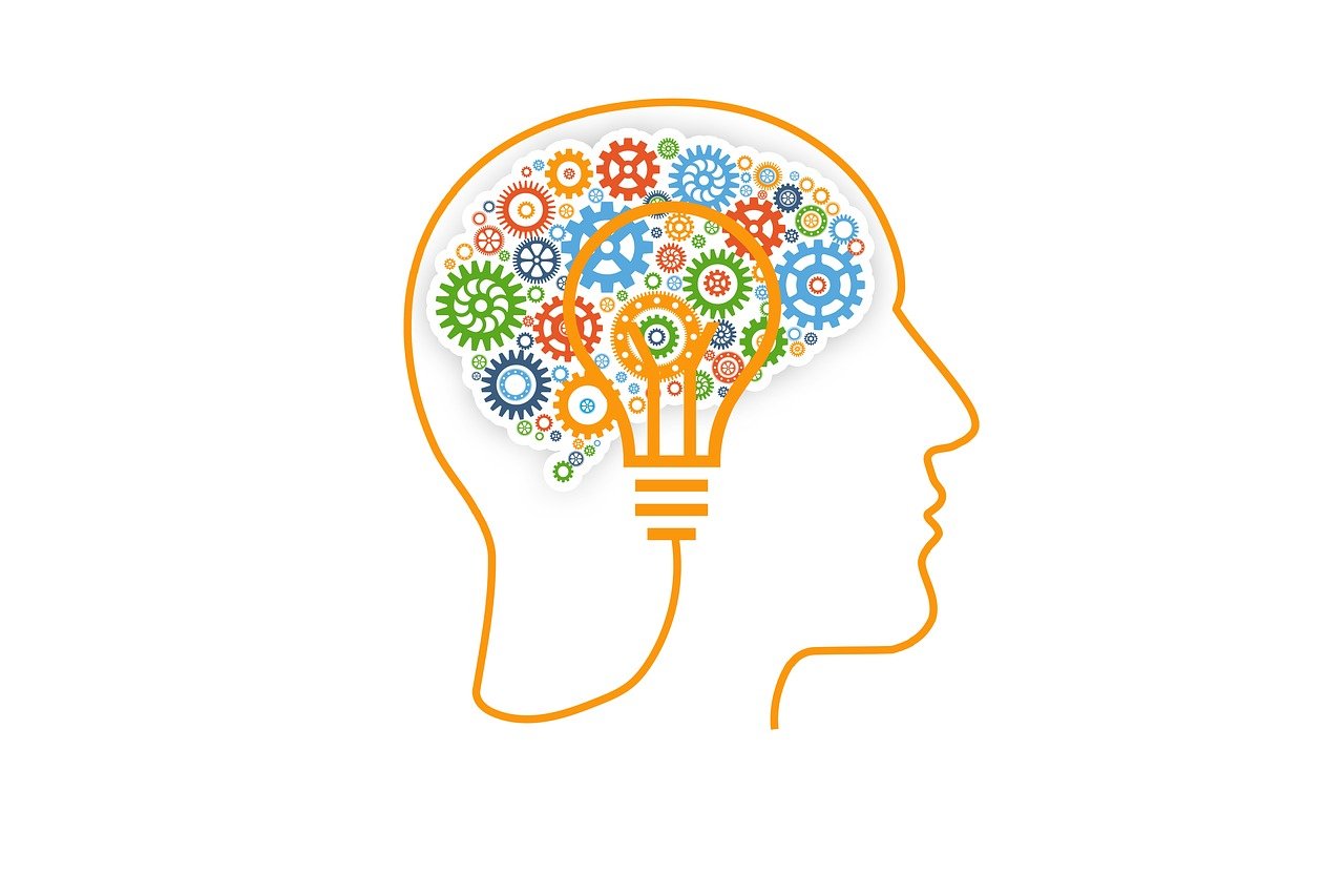 Pourquoi la société rejette-t-elle souvent les individus intelligents ? 🤔